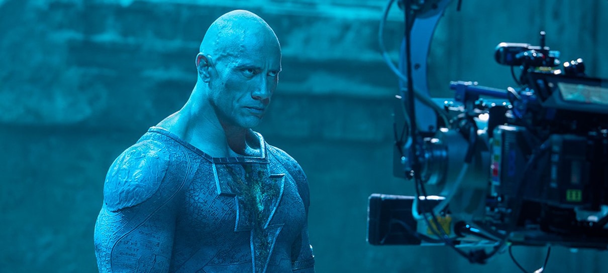 The Rock revela que pediu para enchimento do uniforme de Adão Negro ser retirado