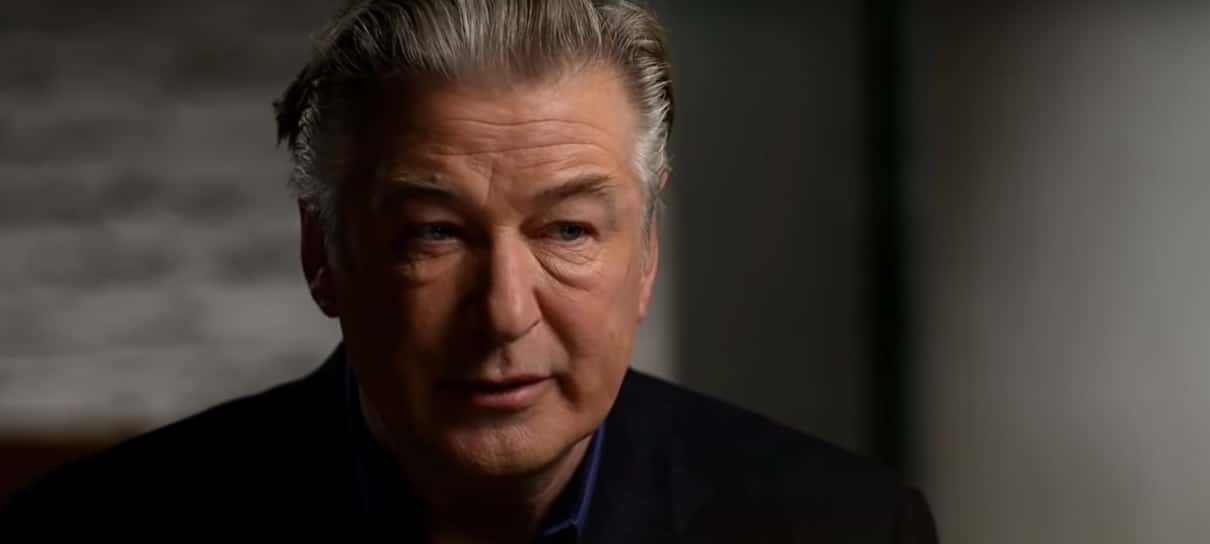 Alec Baldwin fala sobre acidente em Rust e diz que não puxou o gatilho de arma