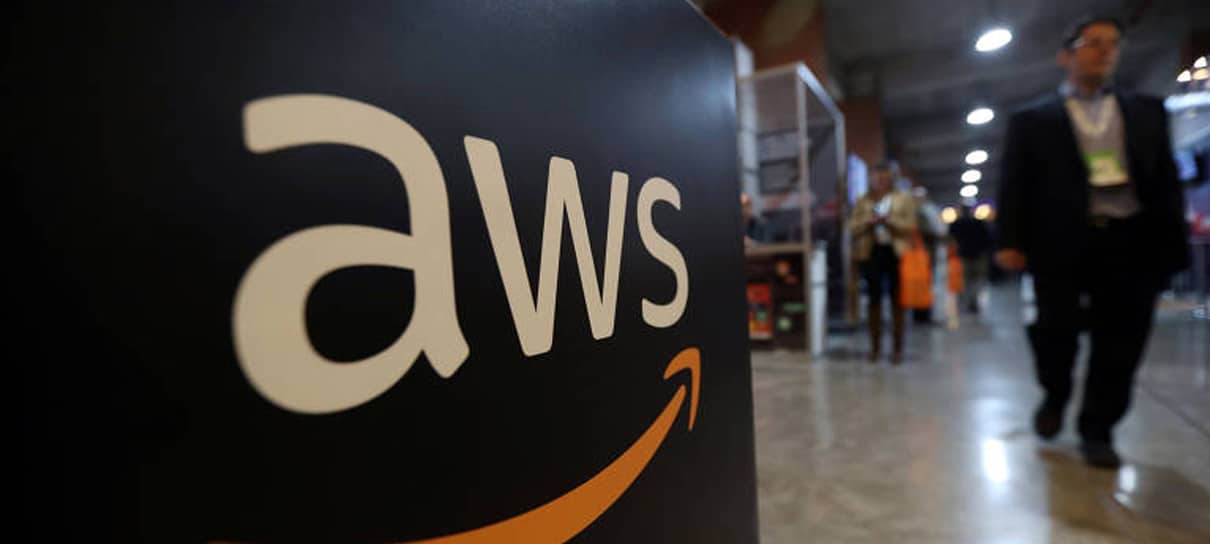 Amazon Web Services cai e deixa serviços como Twitch e PSN fora do ar