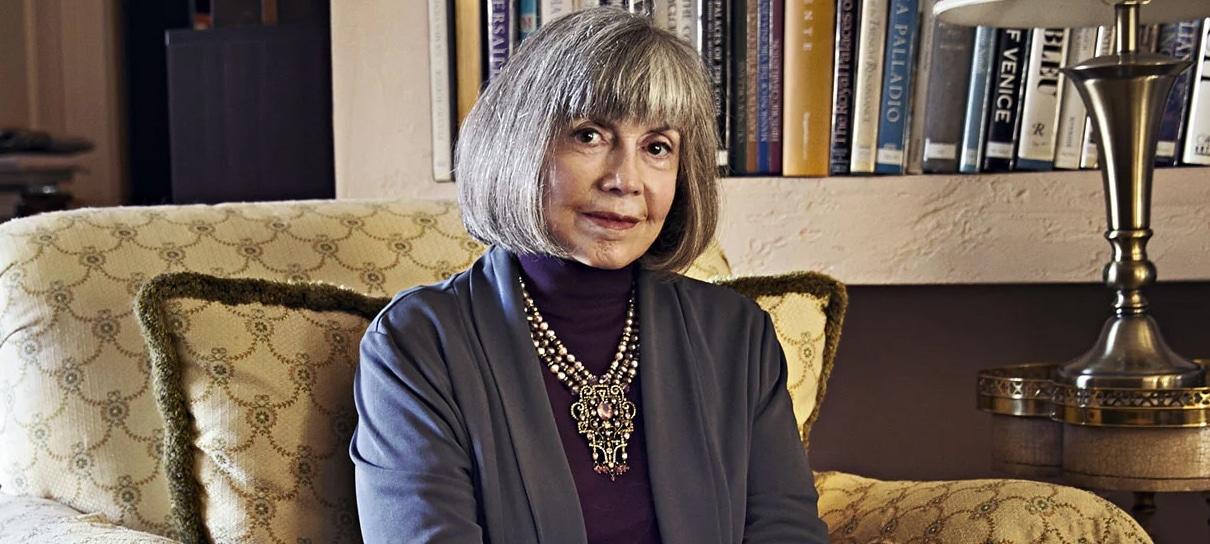 Anne Rice, autora do livro Entrevista com o Vampiro, morre aos 80 anos