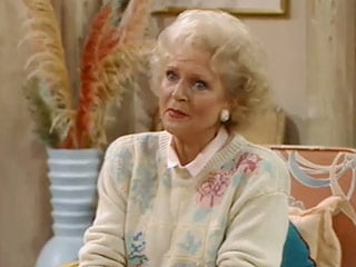 Betty White como Rose Nylund em Super Gatas
