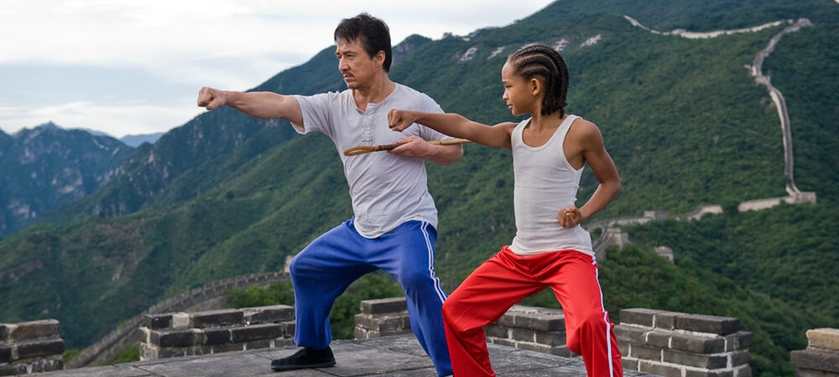 O filme Karate Kid de Ralph Macchio e Jackie Chan significa que o