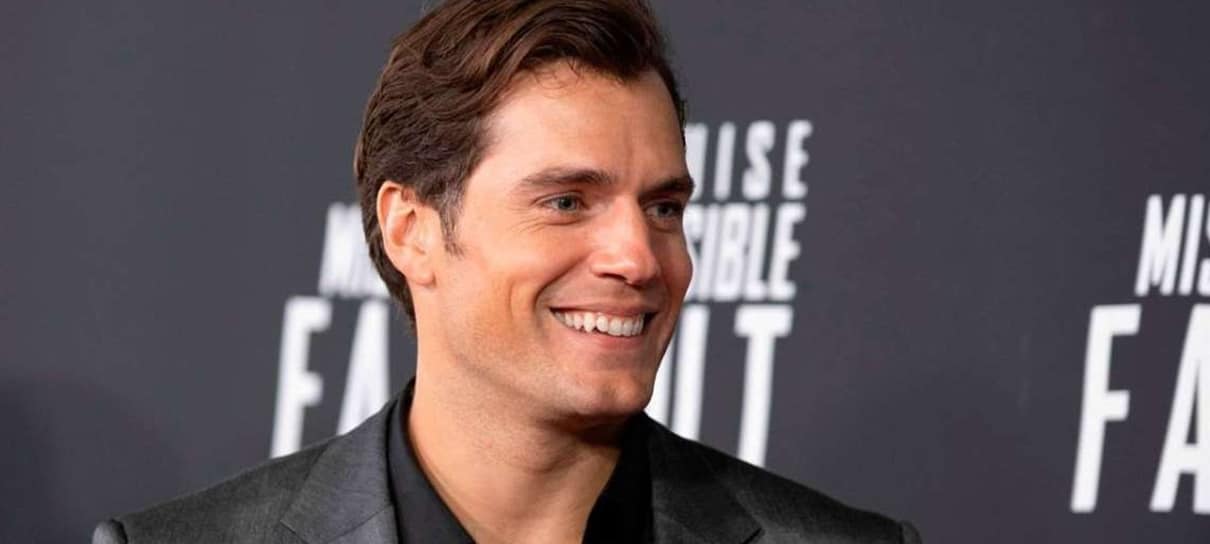 Henry Cavill revela que adoraria estrelar a série de Mass Effect