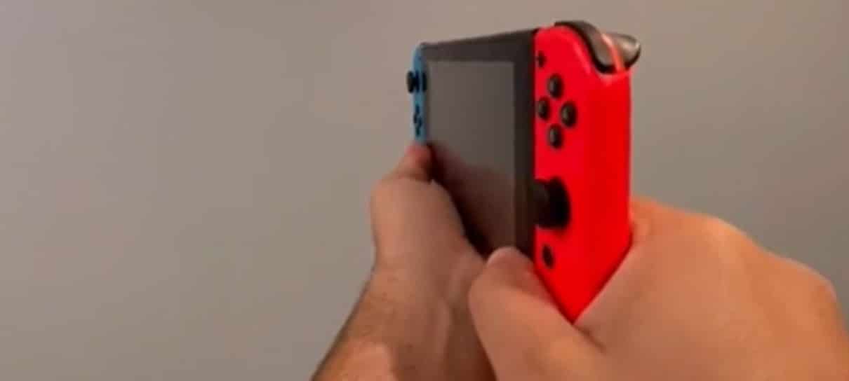 Vídeos divertidos mostram itens aleatórios sendo "recarregados" como armas de FPS