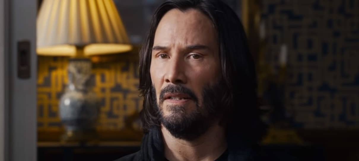 Keanu Reeves cai na risada ao ser questionado sobre NFTs de Matrix