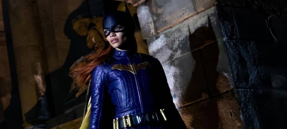 Batgirl set photos show Barbara Gordon with blood on her face thumbnail