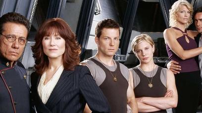 Simon Kinberg confirma que filme de Battlestar Galactica continua em desenvolvimento