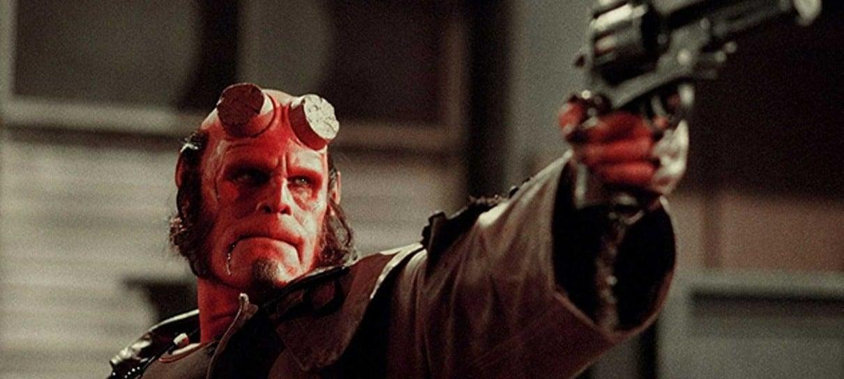 Ron Perlman diz que "enche o saco" de Guillermo del Toro para fazer Hellboy 3