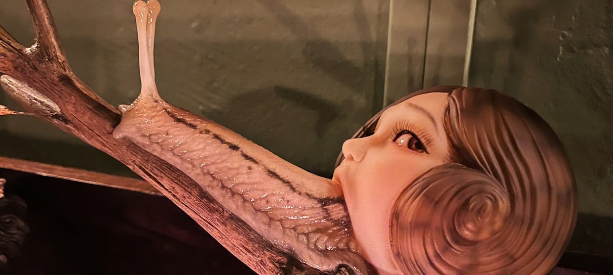 Garota Lesma de Junji Ito ganha estátua realista perturbadora