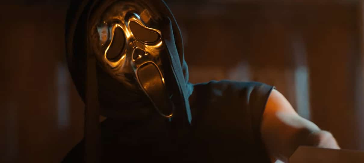Ghostface usa um lança-chamas em trailer final de Pânico