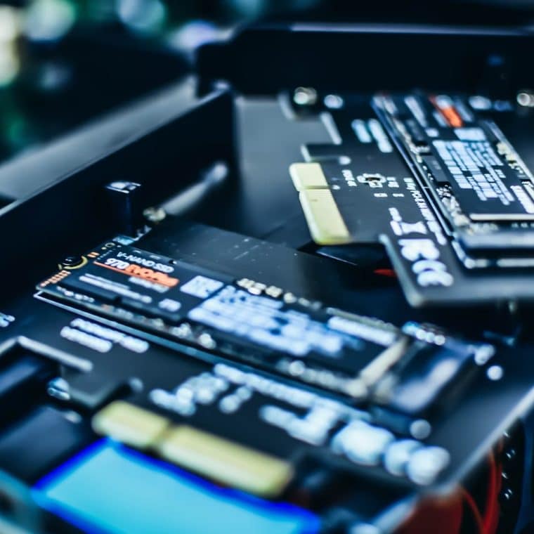 O SSD é um dos produtos da matéria de diferenças entre SSD e HD do NerdBunker
