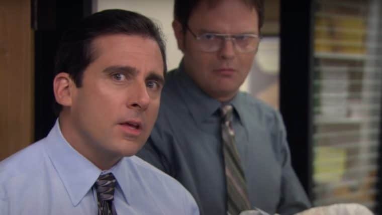 Abertura inédita de The Office mostra Michael tendo problemas no banheiro
