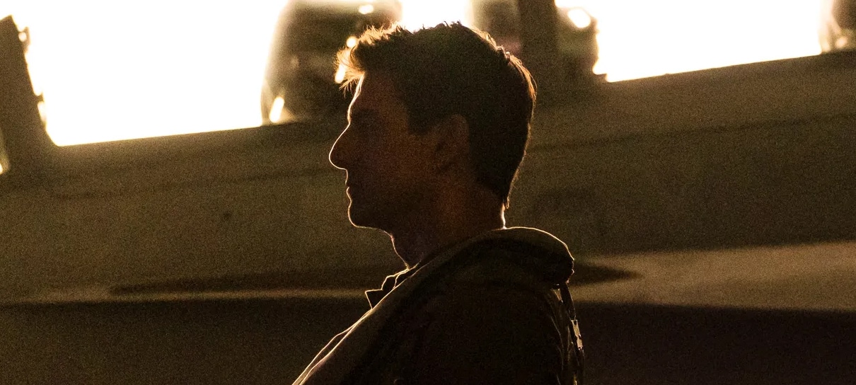 Nova imagem de Top Gun: Maverick mostra Tom Cruise com jovens pilotos