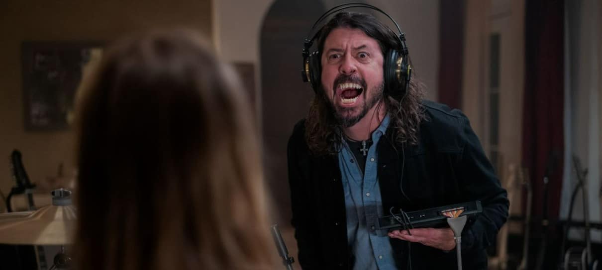 Filme do Foo Fighters tem aparição e música-tema do mestre do horror John Carpenter