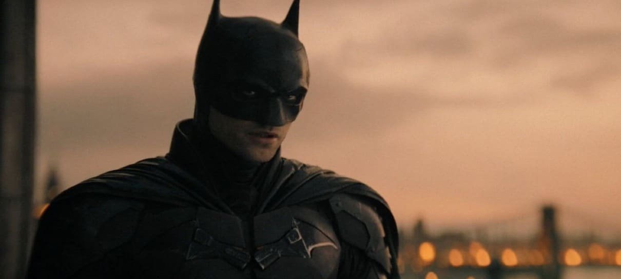 Robert Pattinson lia livros e fazia música eletrônica vestido de Batman -  NerdBunker