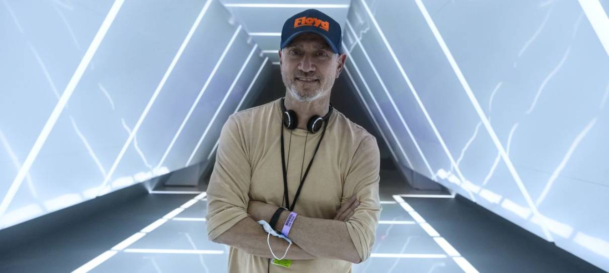 Roland Emmerich pretende largar filmes de teorias da conspiração: “Perigoso demais”