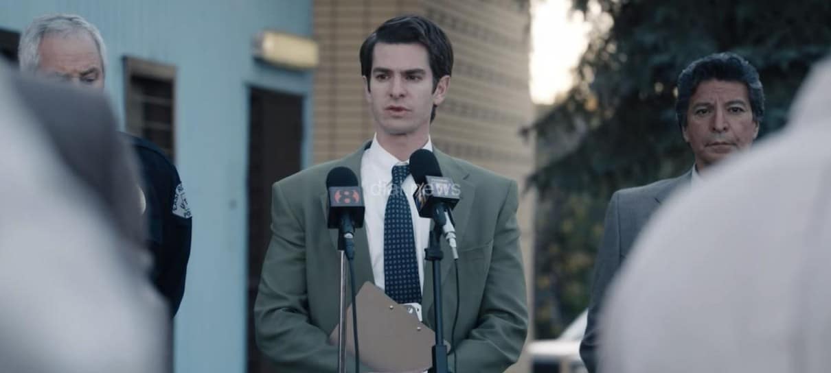 Andrew Garfield investiga crime em trailer tenso de Em Nome do Céu