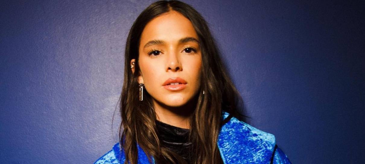 Vídeo mostra reação de Bruna Marquezine ao ser escalada em Besouro Azul, filme da DC