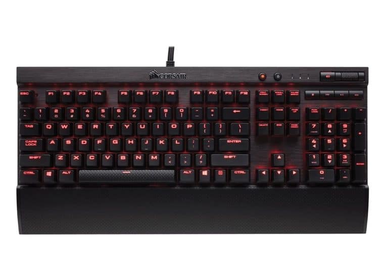 Corsair K70 é um dos grandes itens do NerdBunker