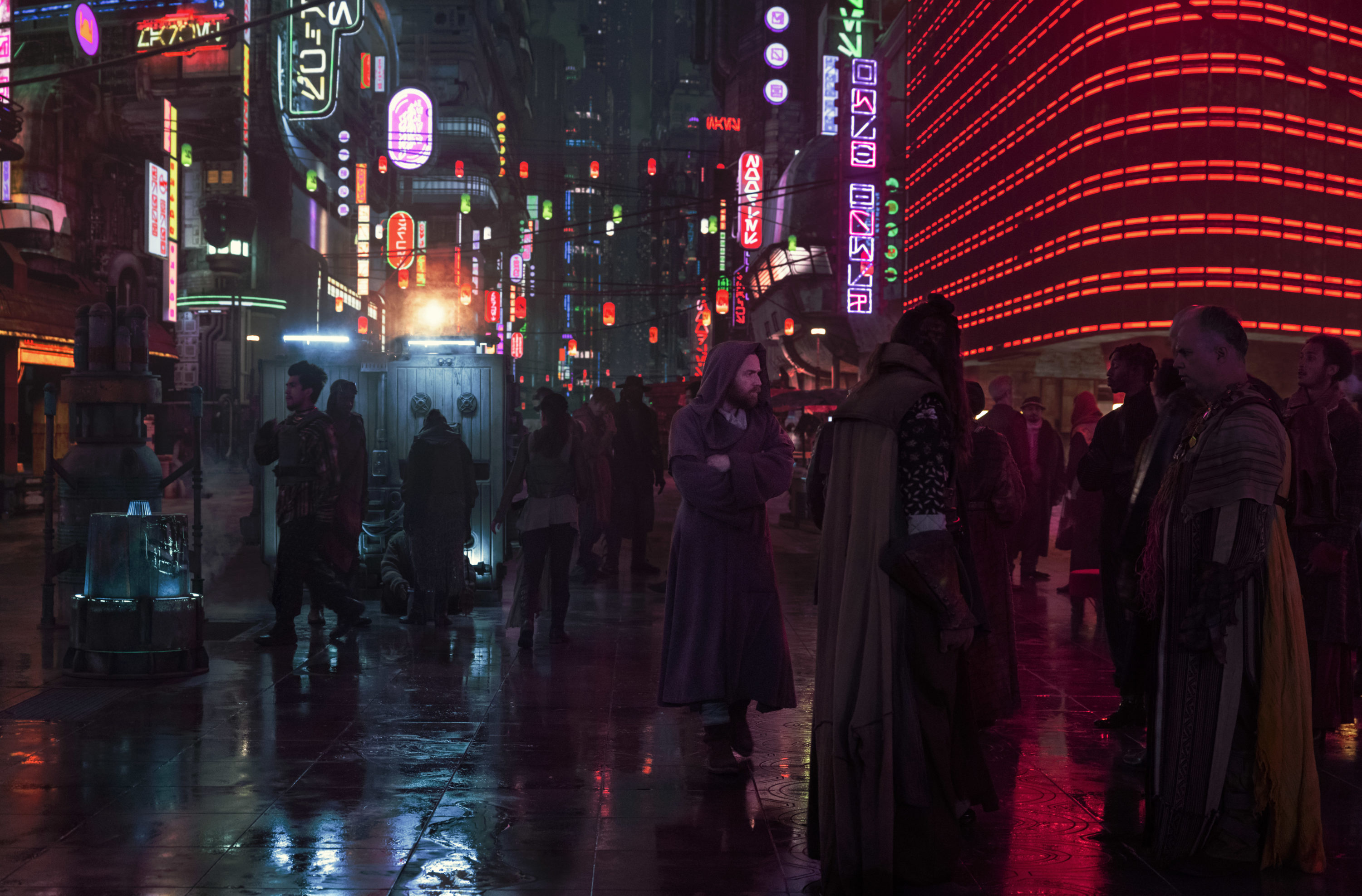 (Center): Obi-Wan Kenobi (Ewan McGregor) in a scene from Lucasfilm's OBI-WAN KENOBI, exclusively on Disney+. © 2022 Lucasfilm Ltd. &amp; ™. All Rights Reserved.