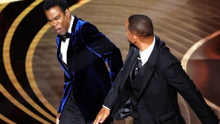 Will Smith foi convidado a se retirar do Oscar após tapa em Chris Rock, mas se recusou