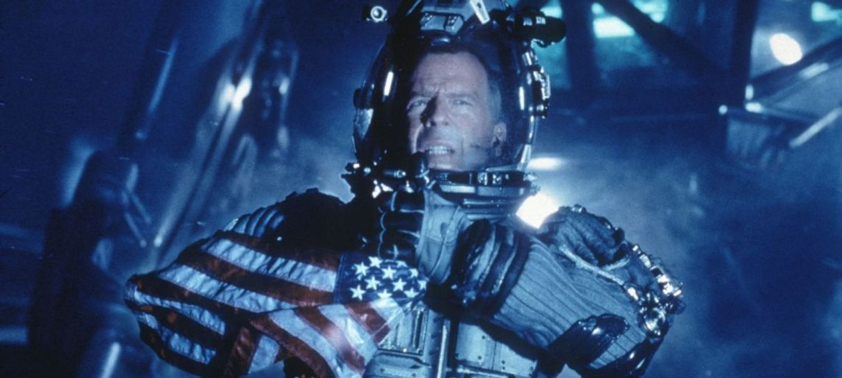 Bruce Willis tentou invadir ônibus espacial da NASA durante gravações de Armageddon