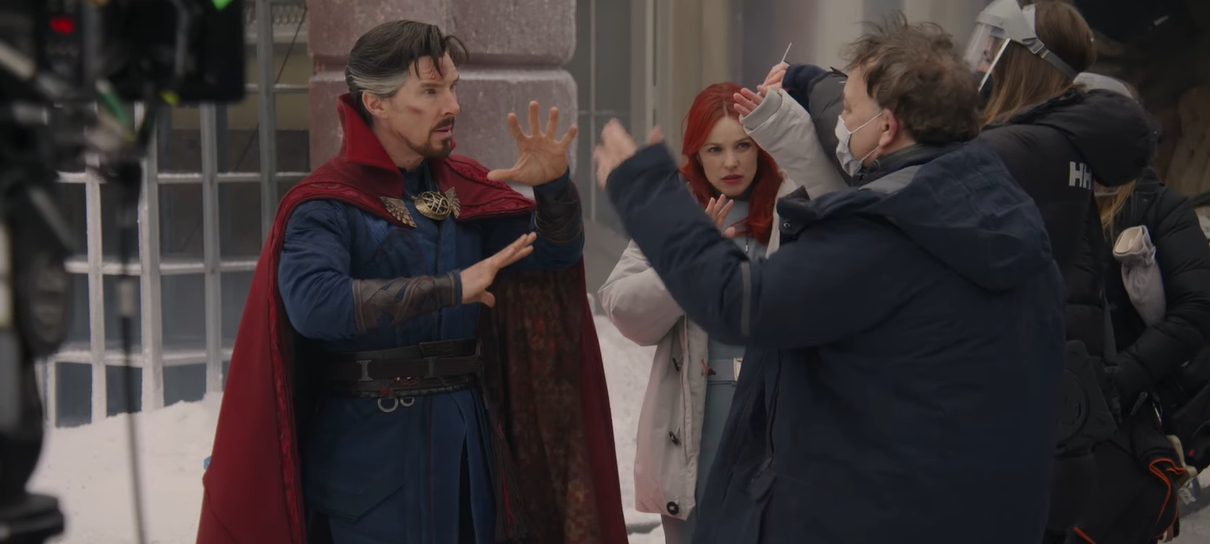 Doutor Estranho no Multiverso da Loucura destaca Sam Raimi em novo vídeo