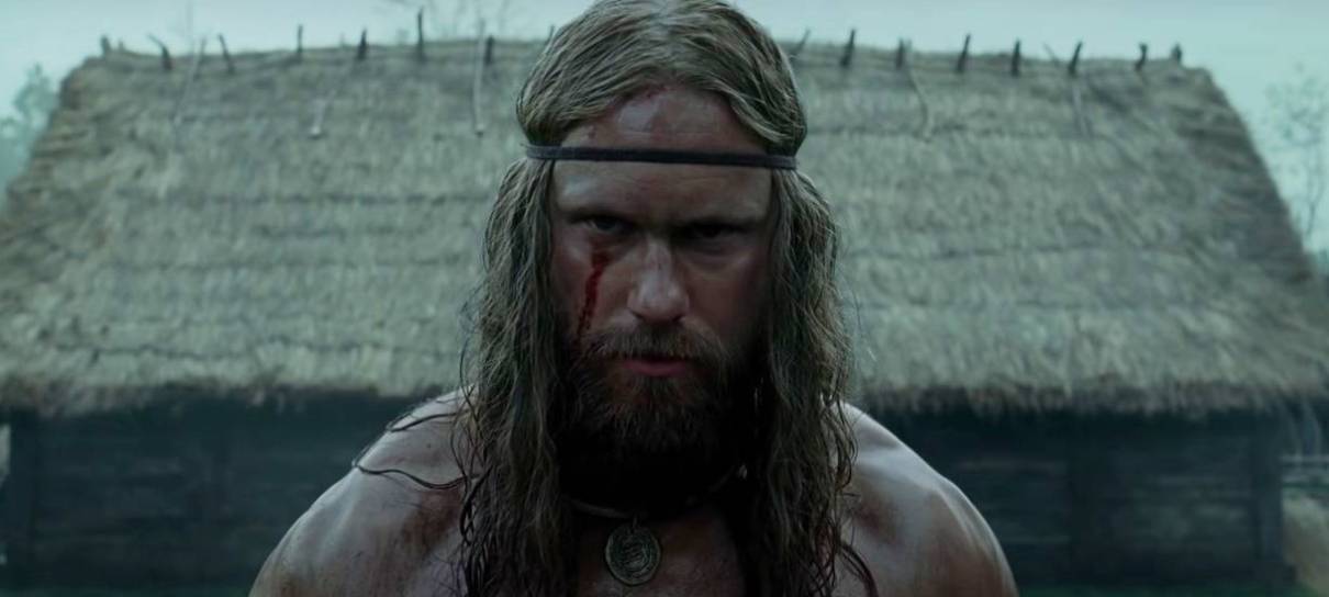 Alexander Skarsgard quer vingança em nova prévia sangrenta de O Homem do Norte