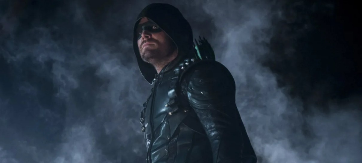 Stephen Amell toparia voltar ao Arrowverse, mas em versão diferente e sangrenta