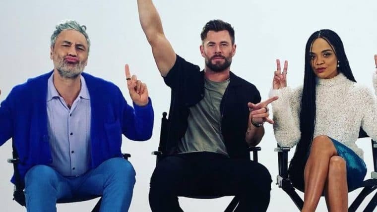 Chris Hemsworth divulga foto e celebra começo da divulgação de Thor: Love and Thunder