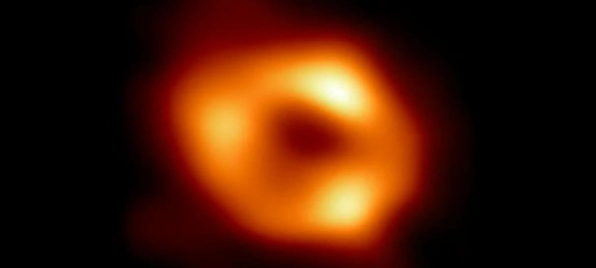 Cientistas divulgam imagem inédita de buraco negro no centro da Via Láctea