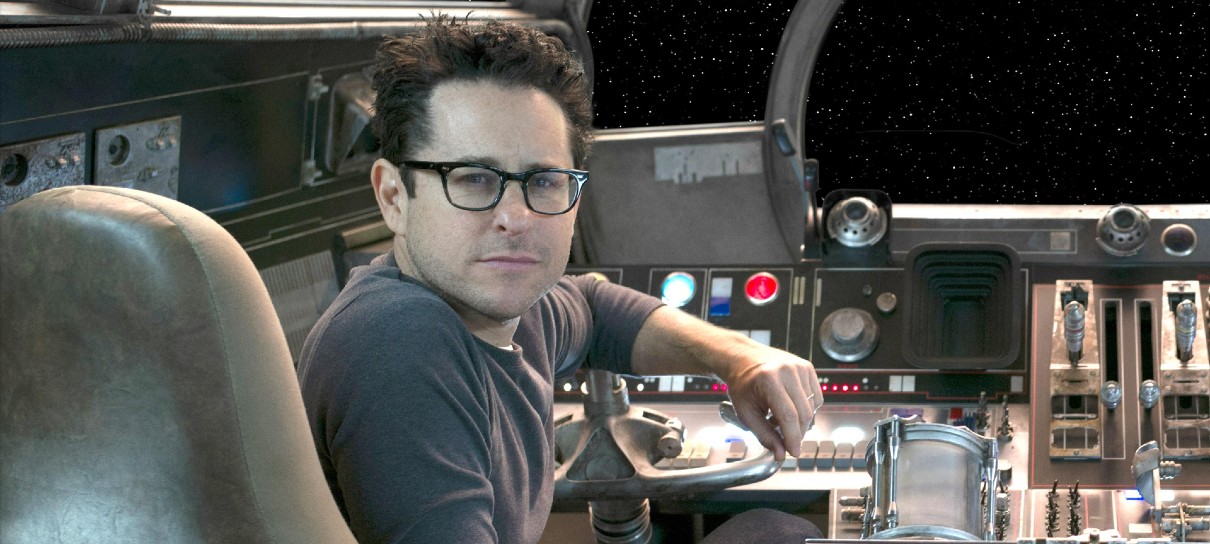 Warner pressiona J.J. Abrams por falta de projetos após acordo milionário, diz site