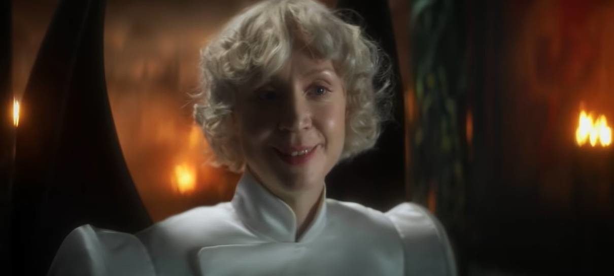 Imagem detalha visual de Gwendoline Christie como Lucifer em Sandman