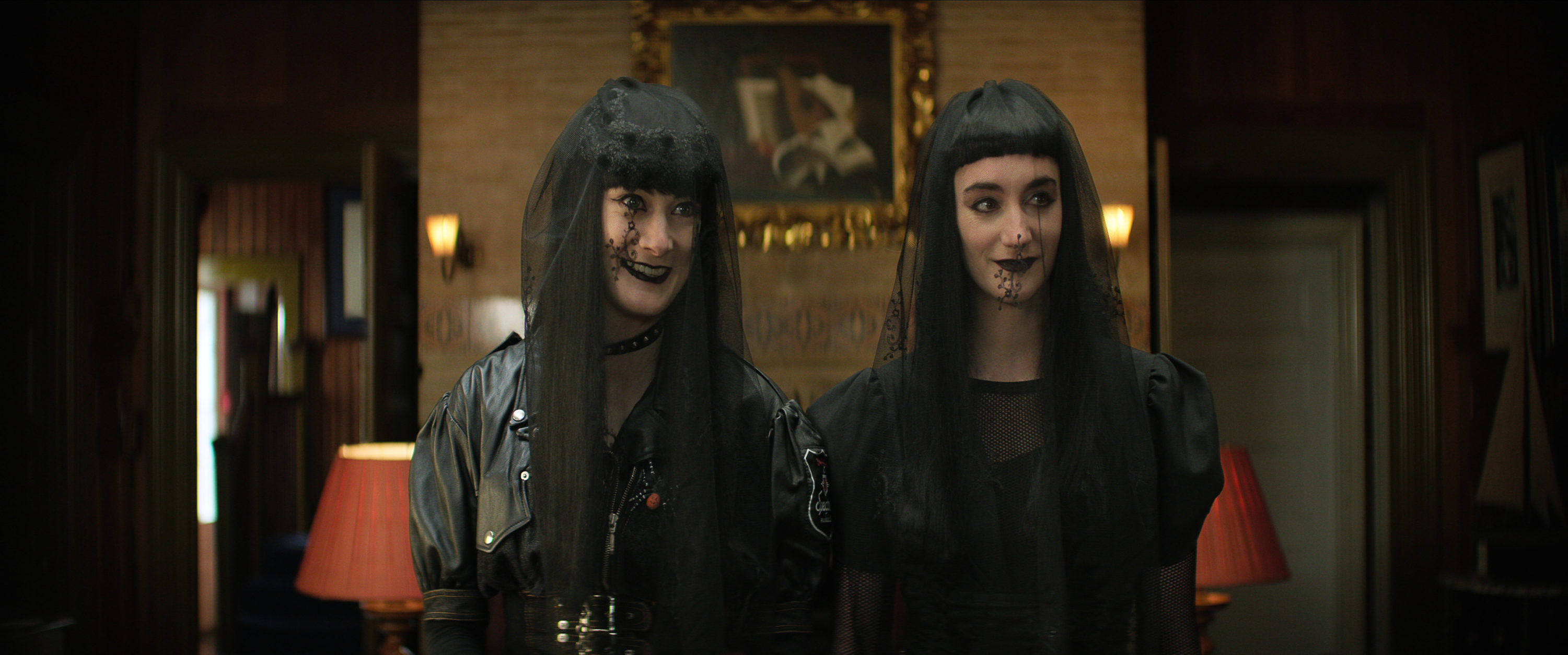 The Sandman. (L to R) Daisy Badger as Chantal, Cara Horgan as Zelda in episode 107 of The Sandman. Cr. Courtesy Of Netflix © 2022
