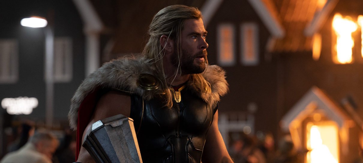 Nova Asgard aparece em chamas em nova foto de Thor: Amor e Trovão