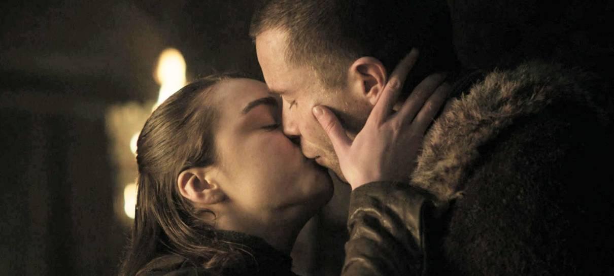 Maisie Williams ficou surpresa por Arya não ser LGBT+ em Game of Thrones