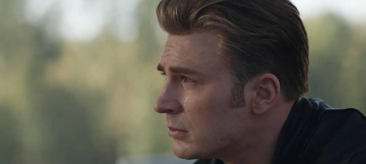 Chris Evans se emociona em despedida de antigo iPhone 6S