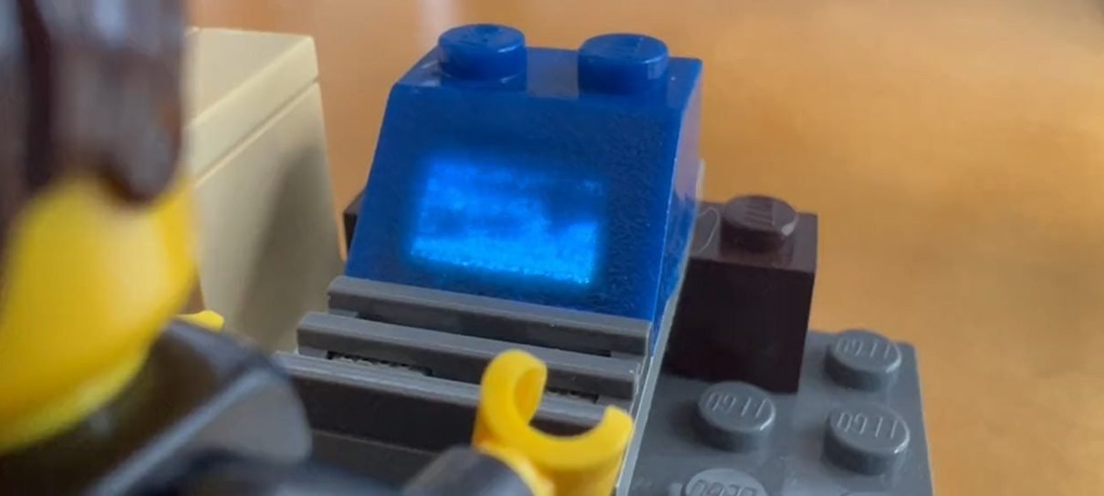 Programador torna Doom jogável até dentro de uma peça de LEGO