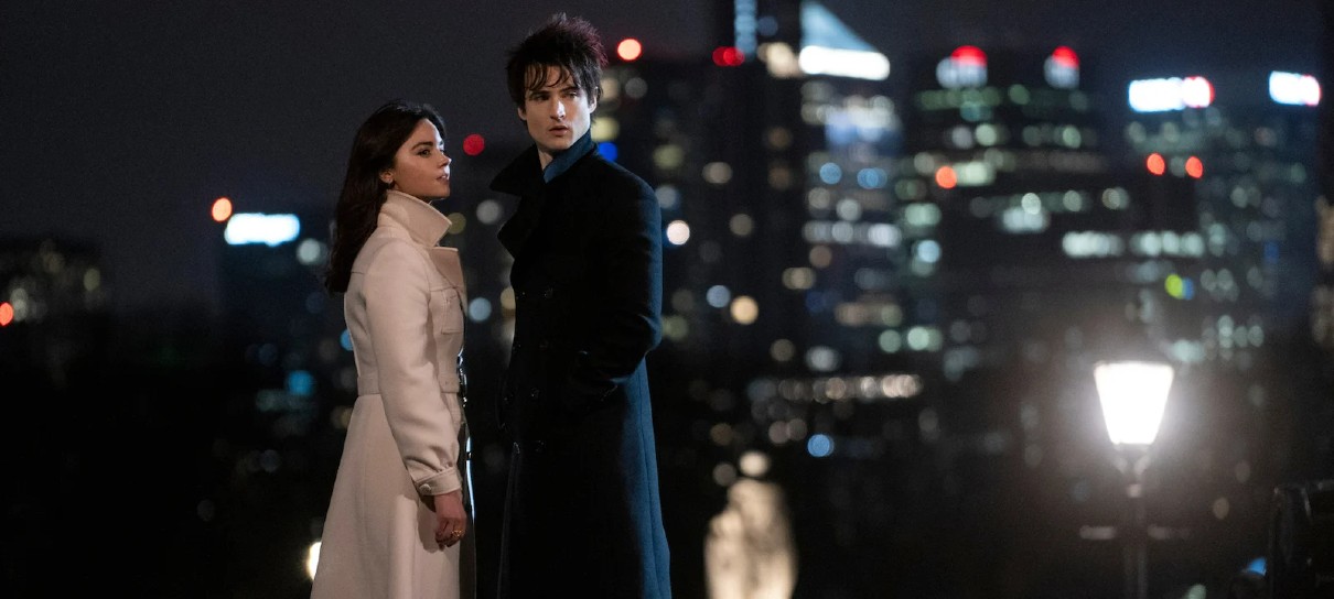 Johanna é Constantine “melhorado” na série de Sandman, diz Jenna Coleman