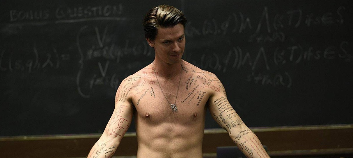 Derivado de The Boys, Varsity revela Super de Patrick Schwarzenegger em fotos do set