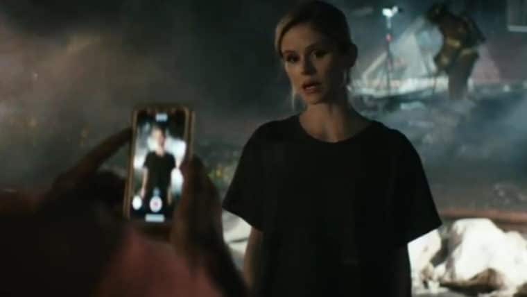 Erin Moriarty como Luz-Estrela no Herogasm