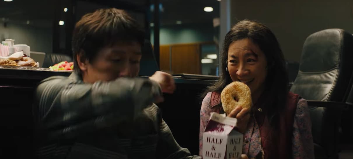 Tudo em Todo o Lugar ao Mesmo Tempo revela erros de gravação e cena deletada