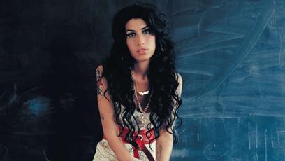 Cinebiografia de Amy Winehouse terá diretora de O Garoto de Liverpool