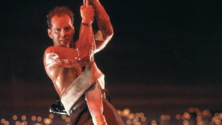 Bruce Willis emociona em retorno ao Nakatomi Plaza de Duro de Matar