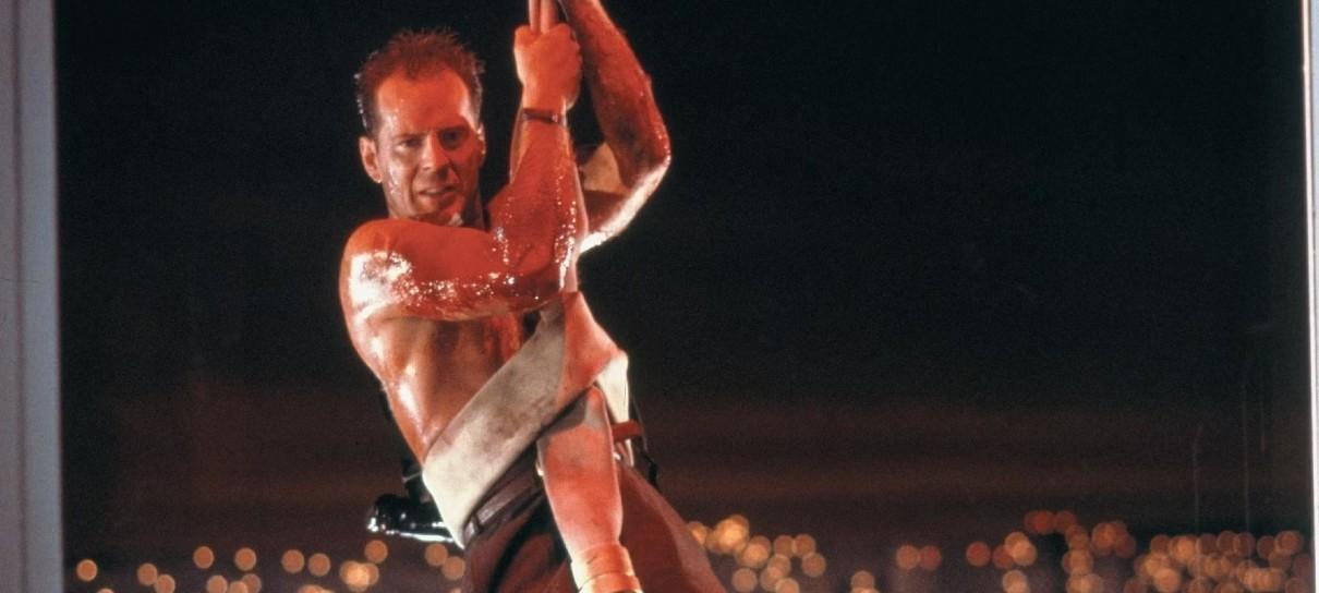 Bruce Willis emociona em retorno ao Nakatomi Plaza de Duro de Matar