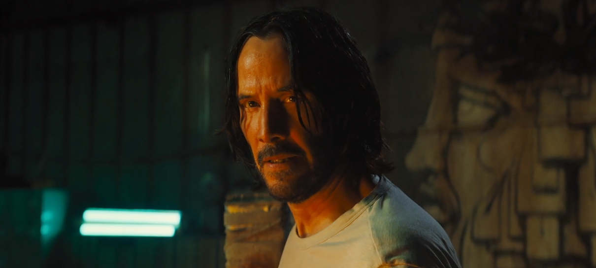 Keanu Reeves revela sonho de interpretar o Batman e elogia Robert Pattinson