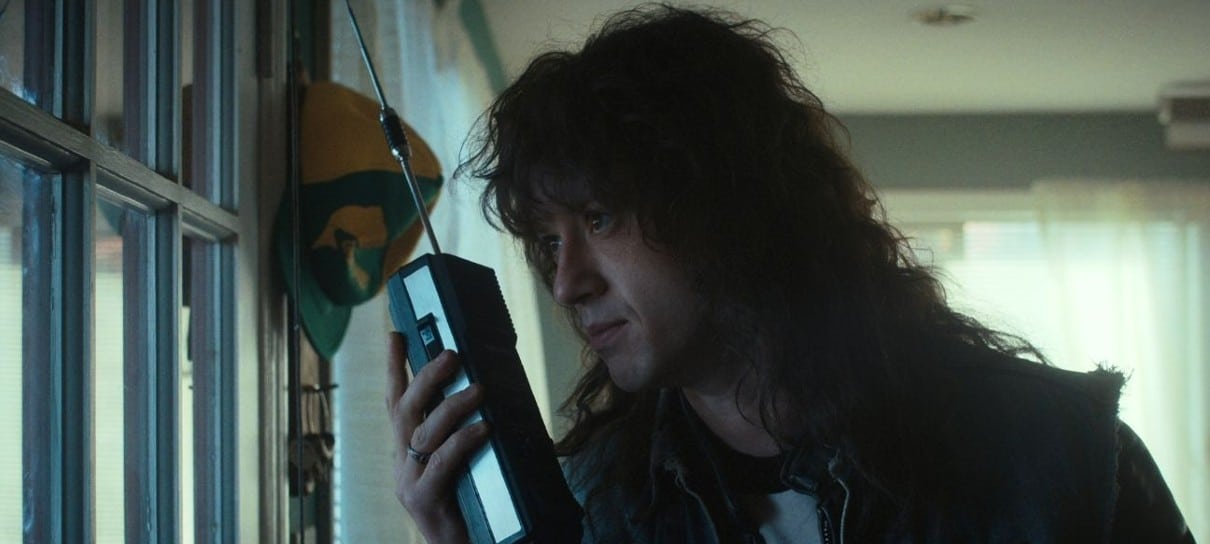 Atores de Eddie e Vecna, de Stranger Things, vêm ao Brasil para evento com fãs