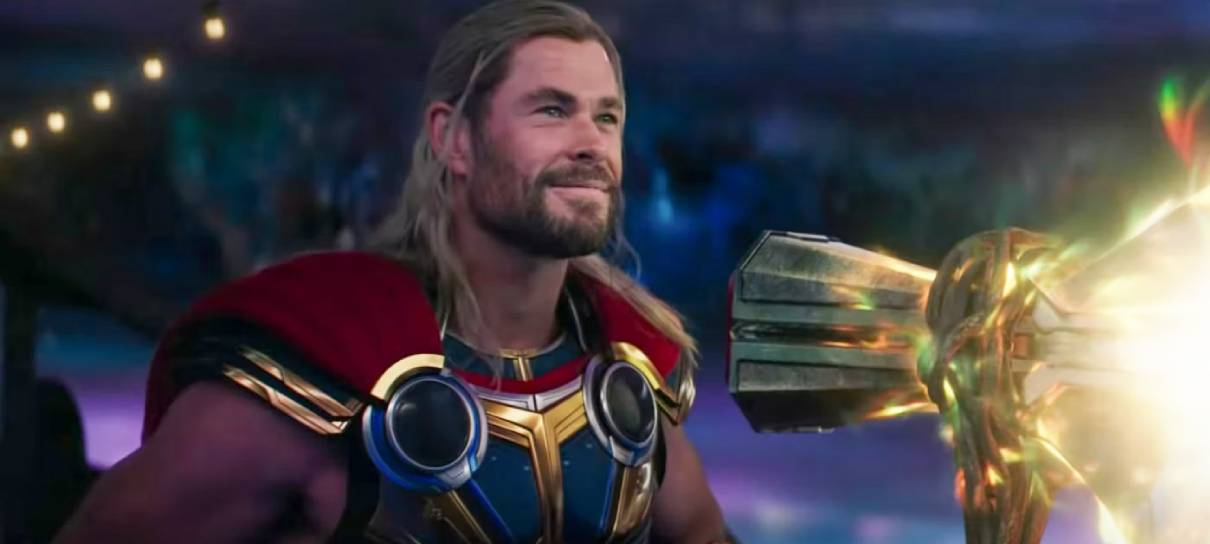Chris Hemsworth posta fotos com a filha no set de Thor: “minha super-heroína favorita”