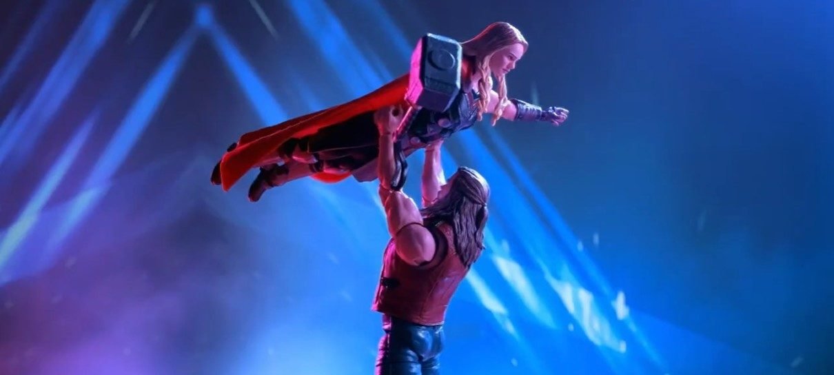 Bonequinhos de Thor e Jane Foster caem no ritmo quente em vídeo de dança