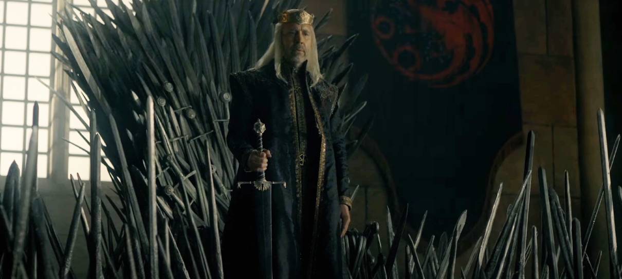 Trono de Ferro de A Casa do Dragão tem espadas de The Witcher e Warcraft